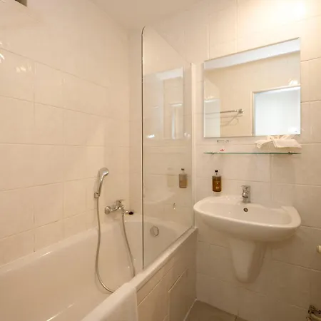فندق Lh Medinek Old Town 3*