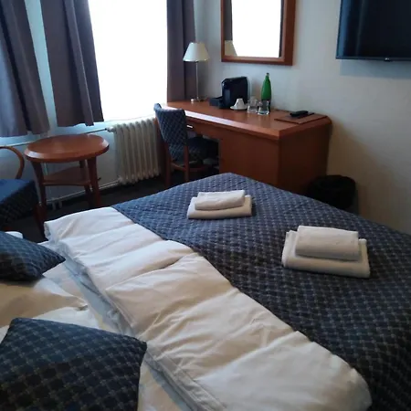 فندق Lh Medinek Old Town 3*