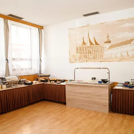 Hotel Lh Medinek Old Town 3*