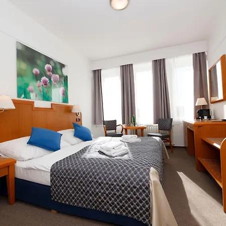 מלון Lh Medinek Old Town 3*
