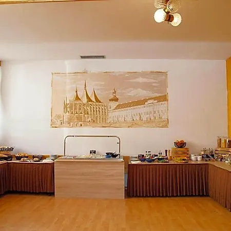 ホテル Lh Medinek Old Town 3*