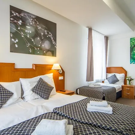 Hotel Lh Mědínek Old Town 3*