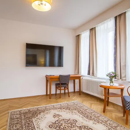 Hotel Lh Hotel Medinek Old Town 3*