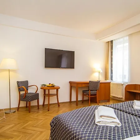 Hotel Lh Hotel Medinek Old Town 3*