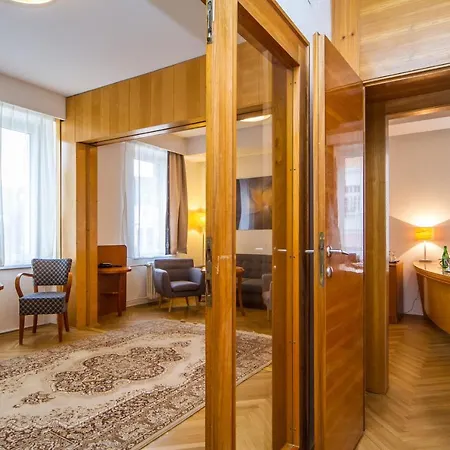 Hotel Lh Mědínek Old Town 3*