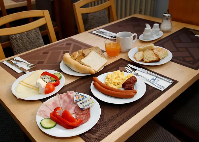 מלון Lh Medinek Old Town קונטה הורה