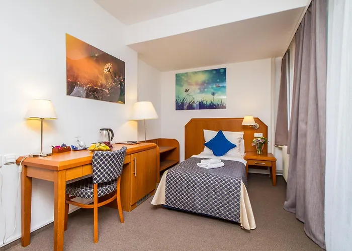 Lh Medinek Old Town קונטה הורה