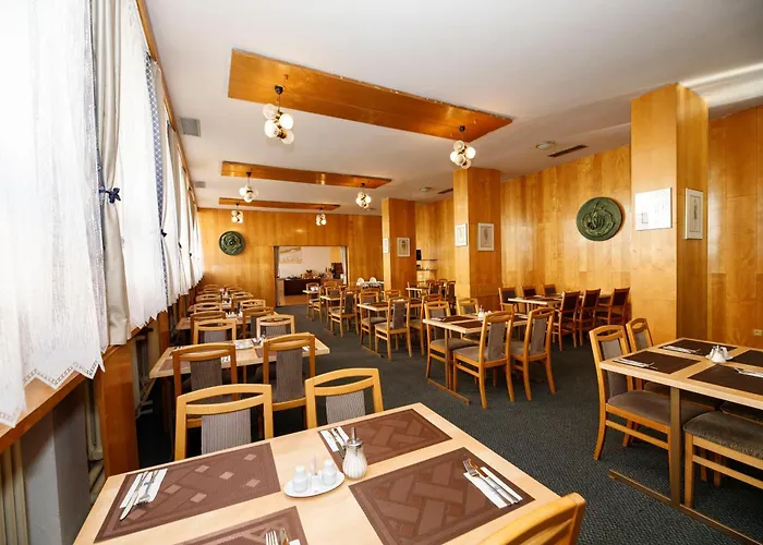 Hotel Lh Mědínek Old Town 3*