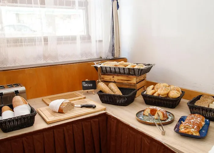 Lh Hotel Medinek Old Town