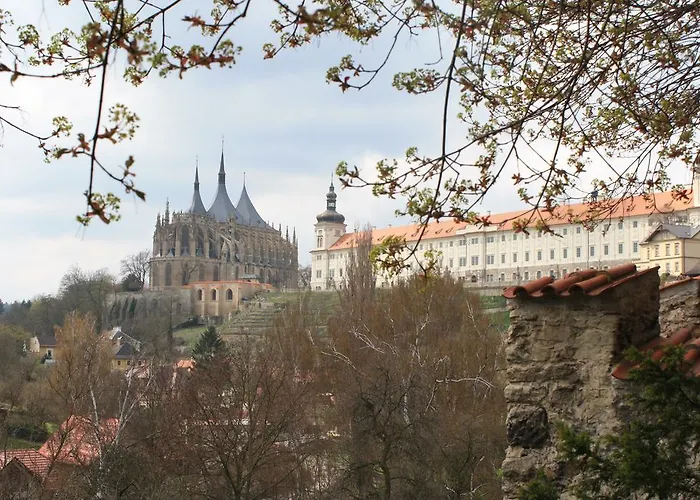 Lh Medinek Old Town קונטה הורה