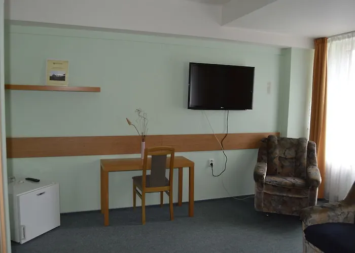 Lh Medinek Old Town מלון קונטה הורה