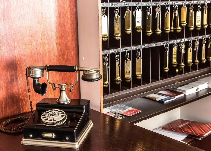 מלון Lh Medinek Old Town קונטה הורה