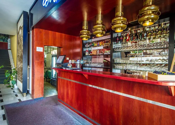 מלון Lh Medinek Old Town קונטה הורה